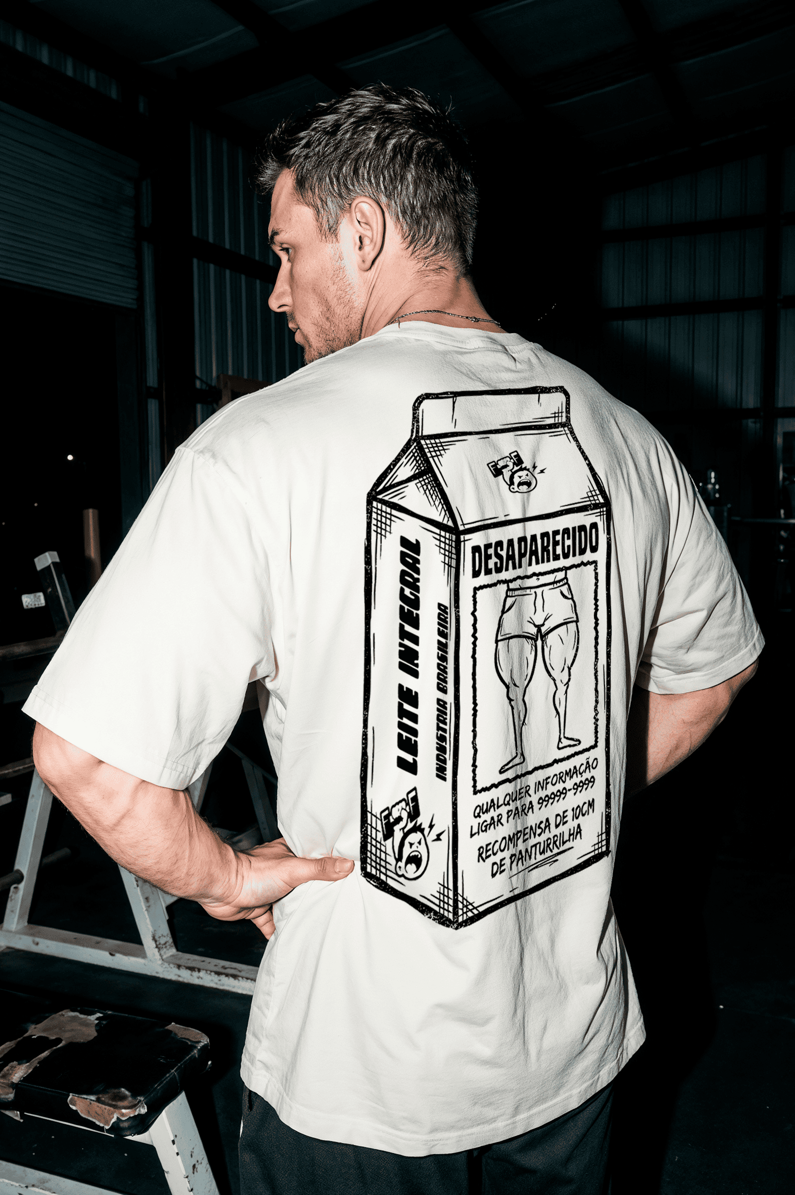 Camiseta Oversized "PROCURA-SE" Freakside