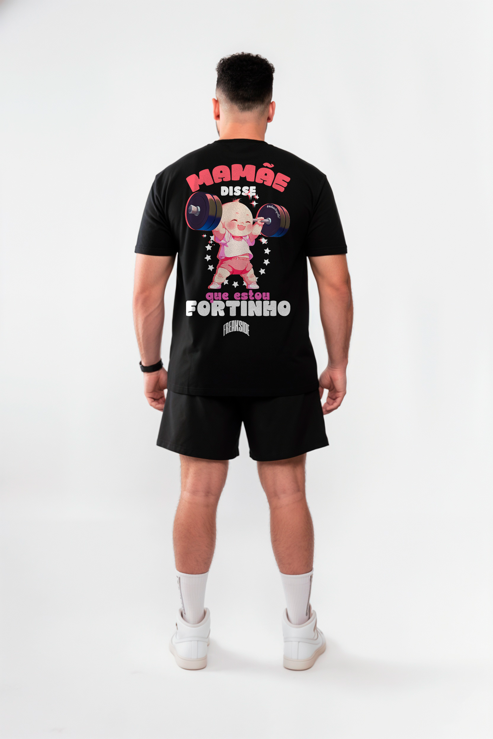 Camiseta "Mamãe Disse Que Estou Fortinho" Freakside™