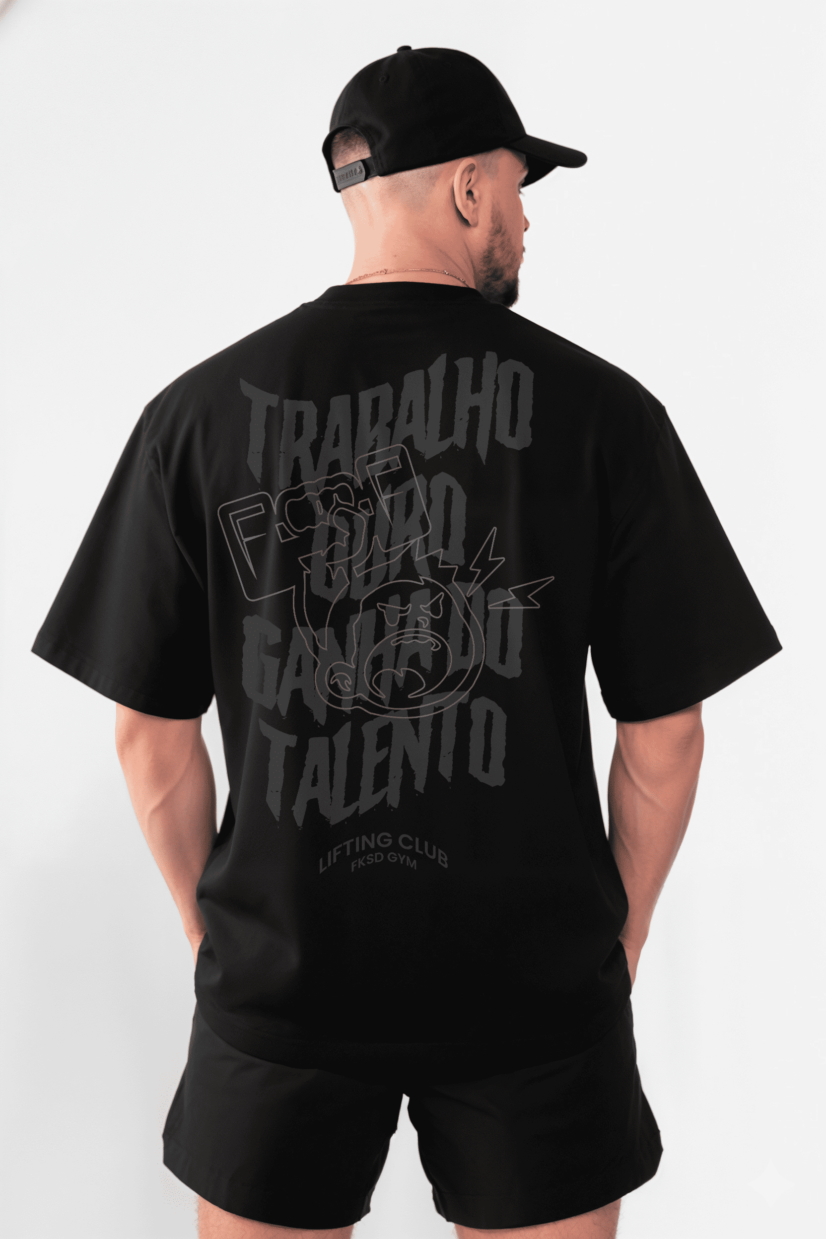 Camiseta Oversized "Trabalho duro ganha do talento" Freakside
