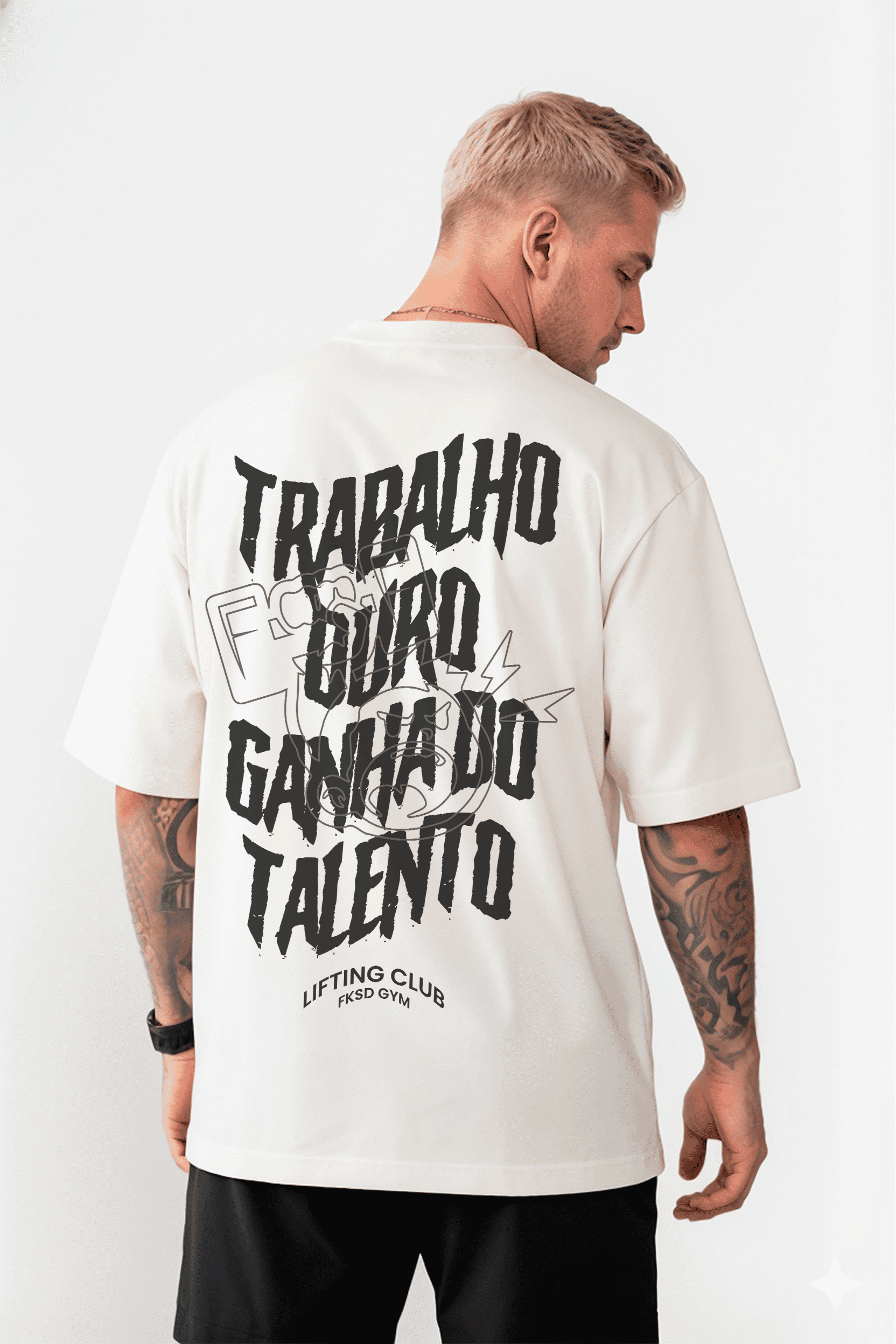 Camiseta Oversized "Trabalho duro ganha do talento" Freakside