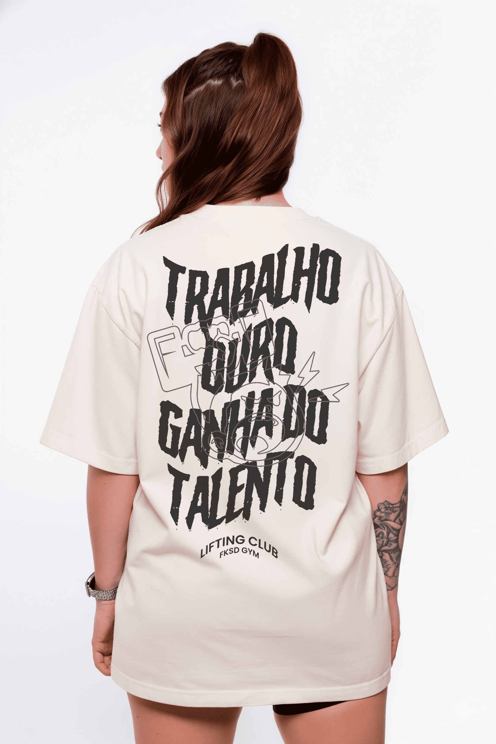Camiseta Oversized "Trabalho duro ganha do talento" Freakside